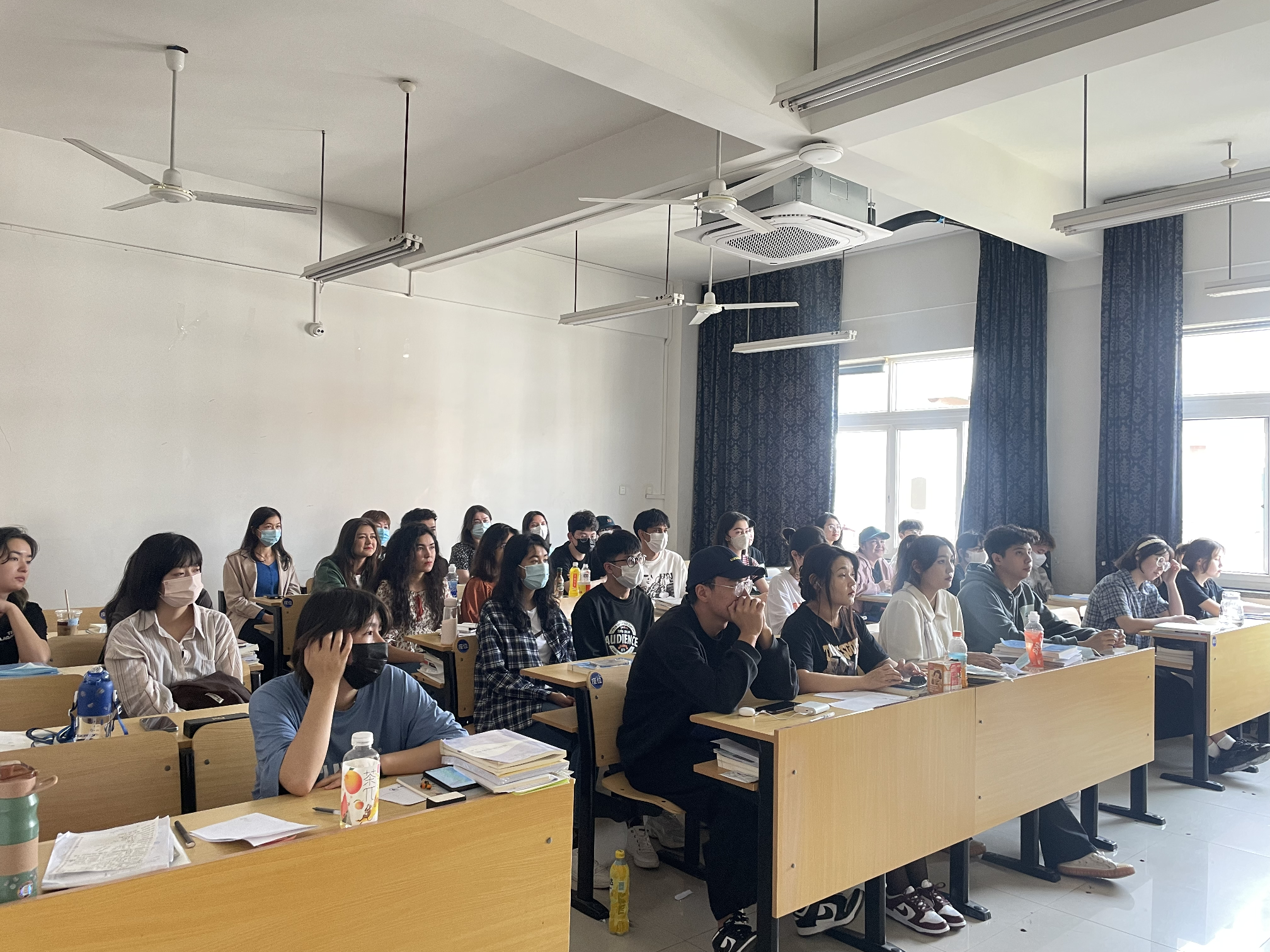在场学生